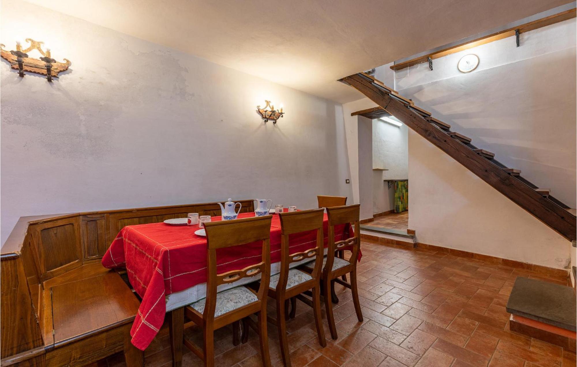 Awesome Home In Marliana With Kitchenette Buitenkant foto