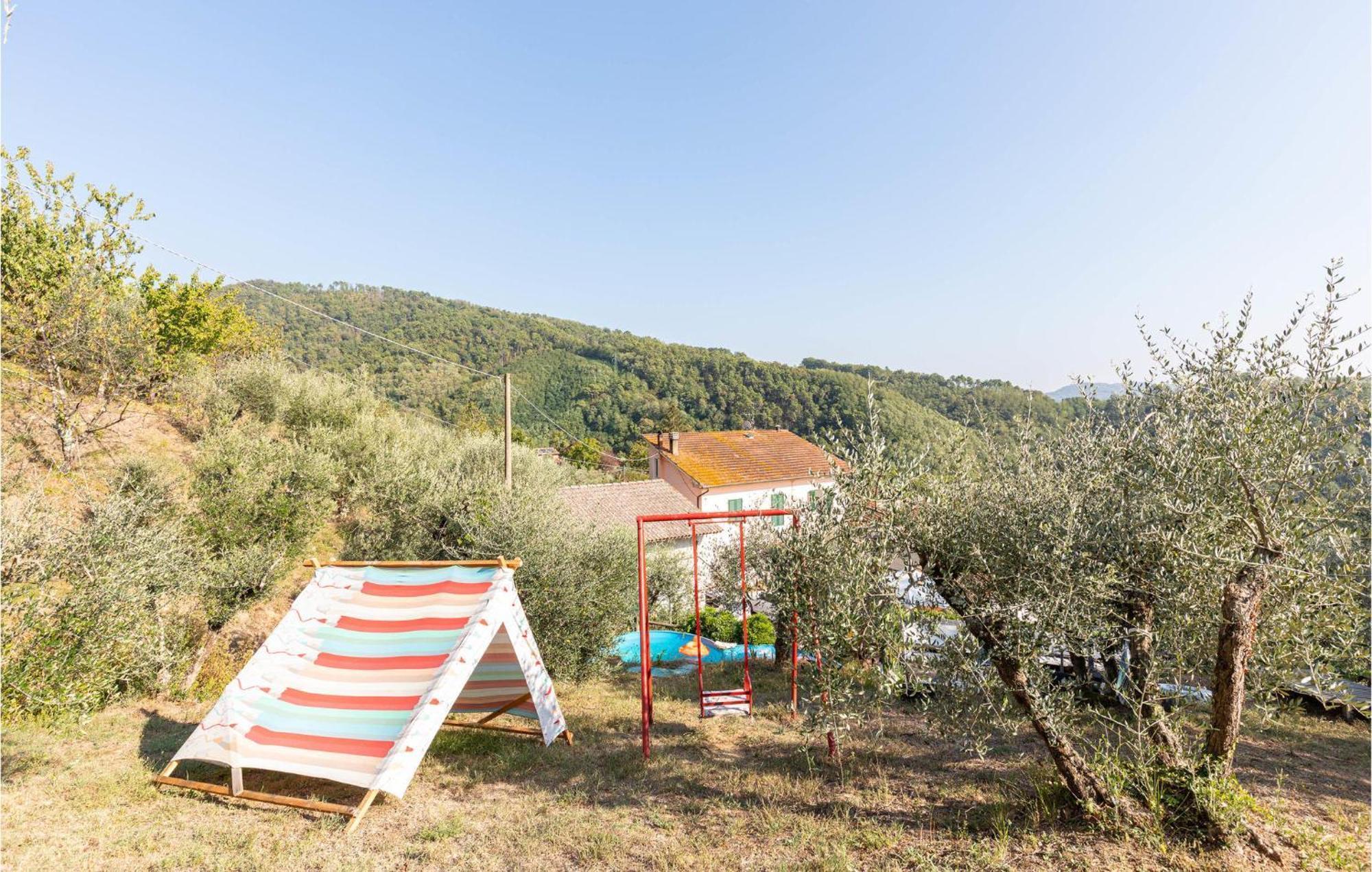 Awesome Home In Marliana With Kitchenette Buitenkant foto