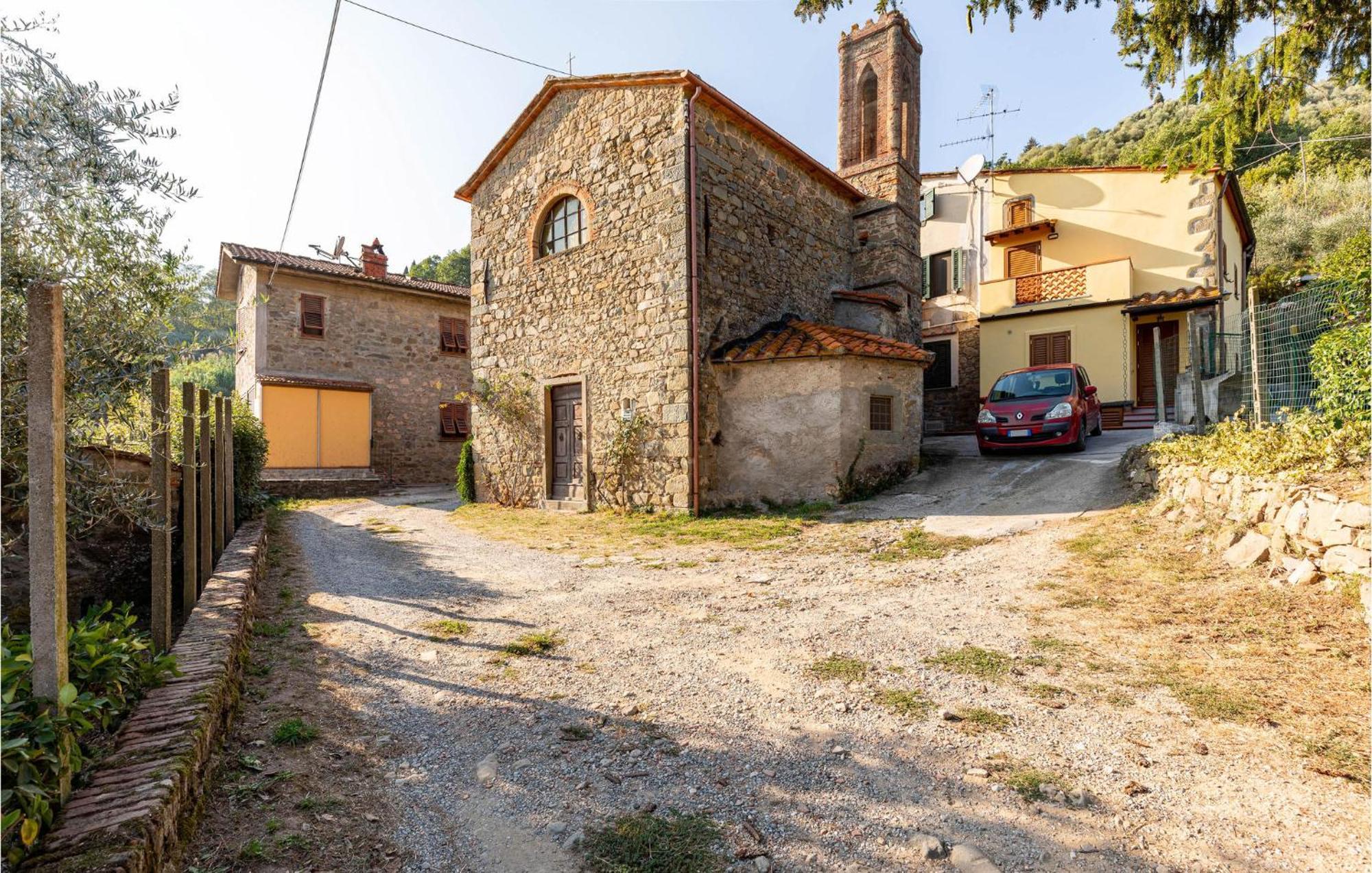 Awesome Home In Marliana With Kitchenette Buitenkant foto
