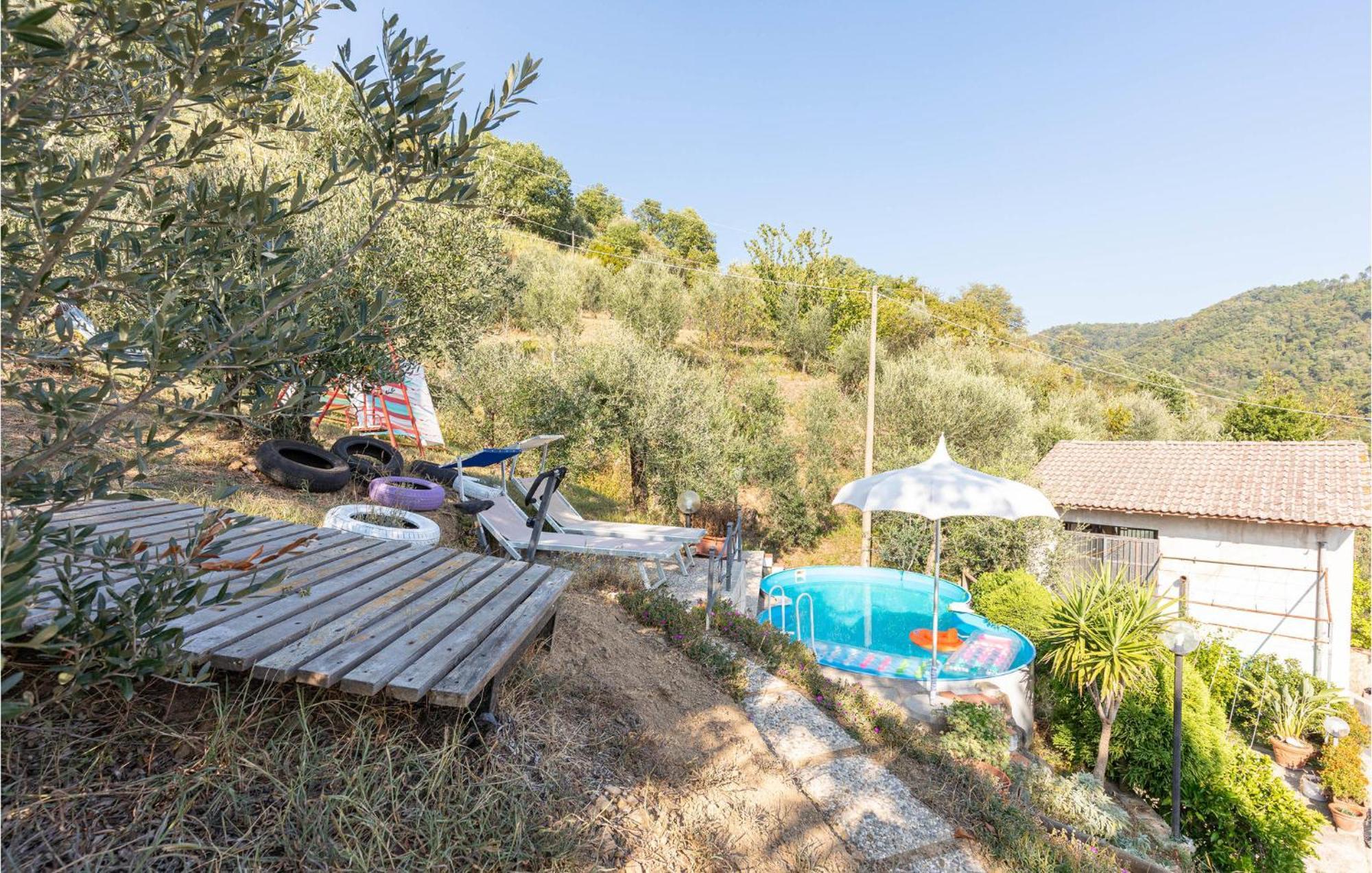 Awesome Home In Marliana With Kitchenette Buitenkant foto