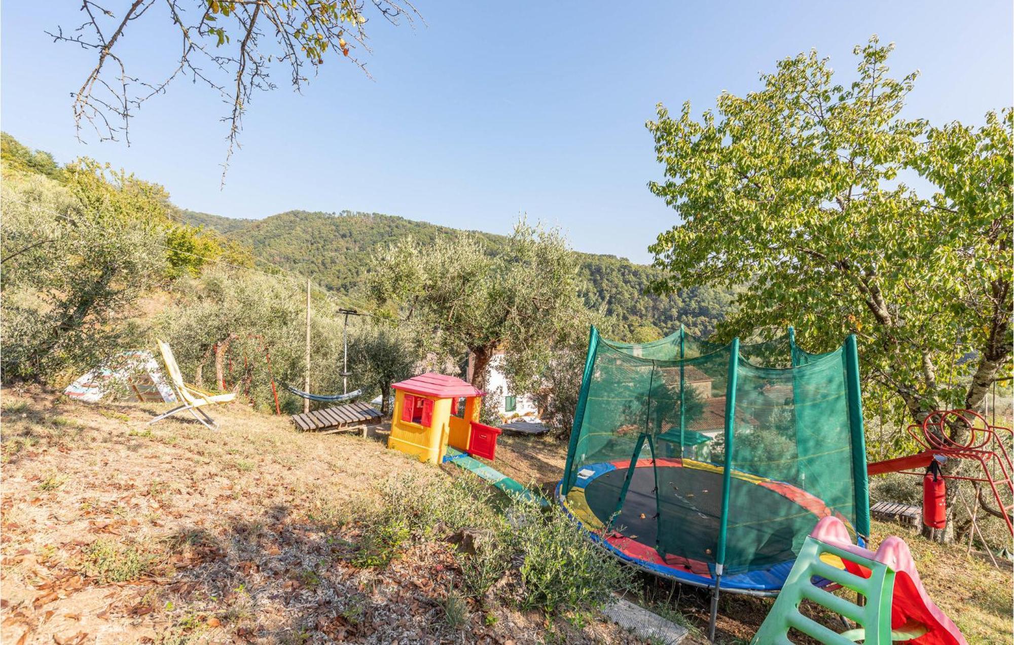 Awesome Home In Marliana With Kitchenette Buitenkant foto