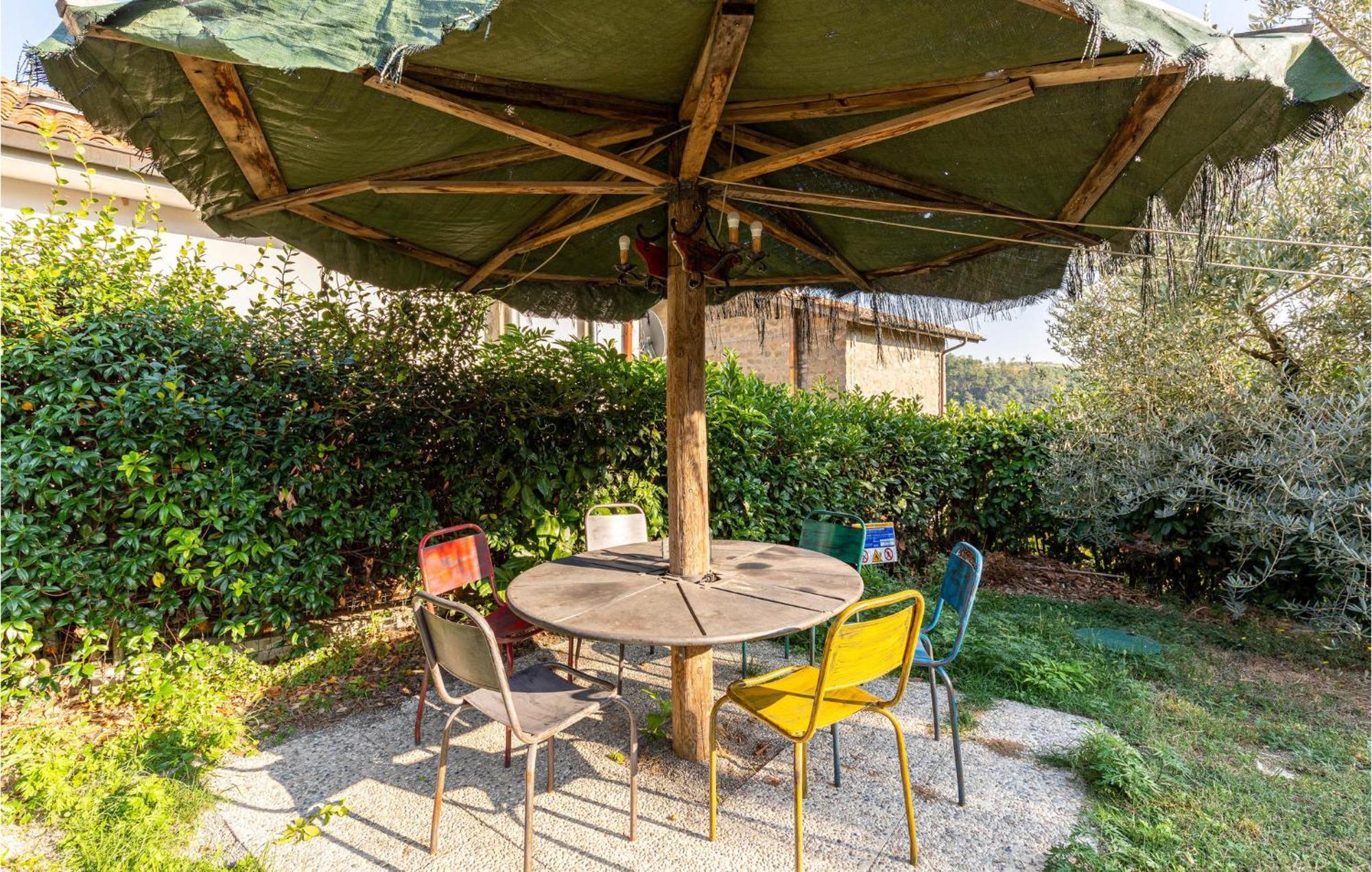 Awesome Home In Marliana With Kitchenette Buitenkant foto